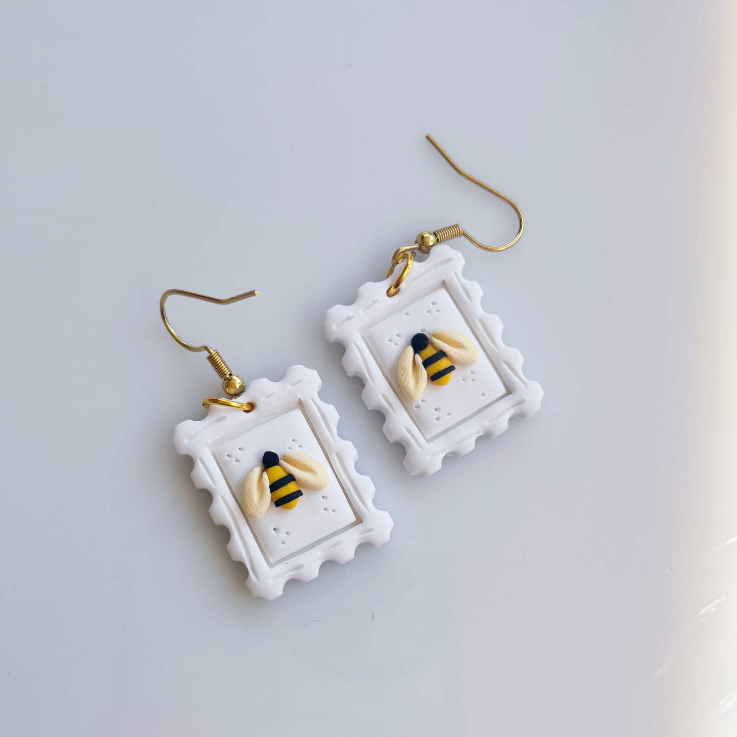 BEE STAMP EARRINGS