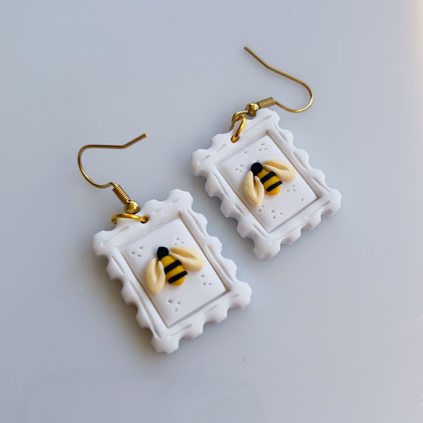 BEE STAMP EARRINGS