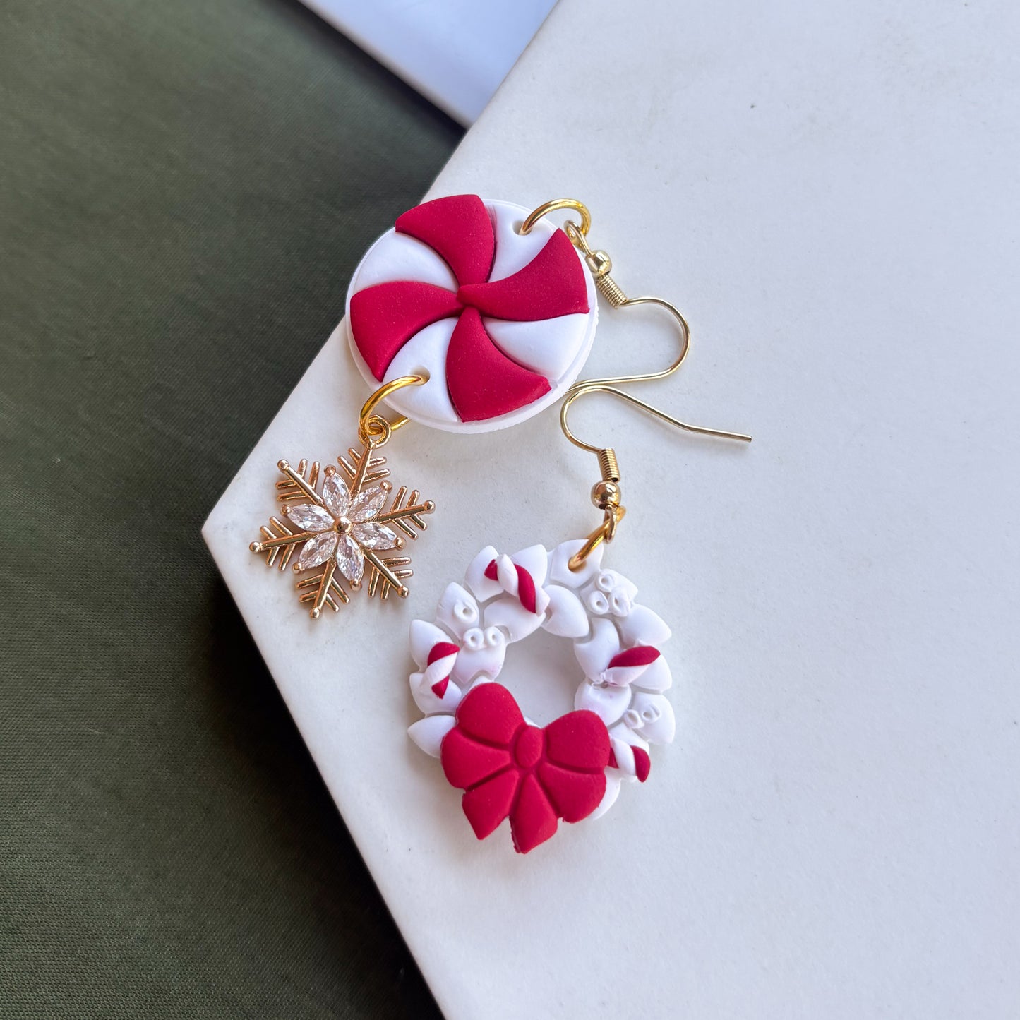 PEPPERMINT & SNOW WREATH EARRINGS