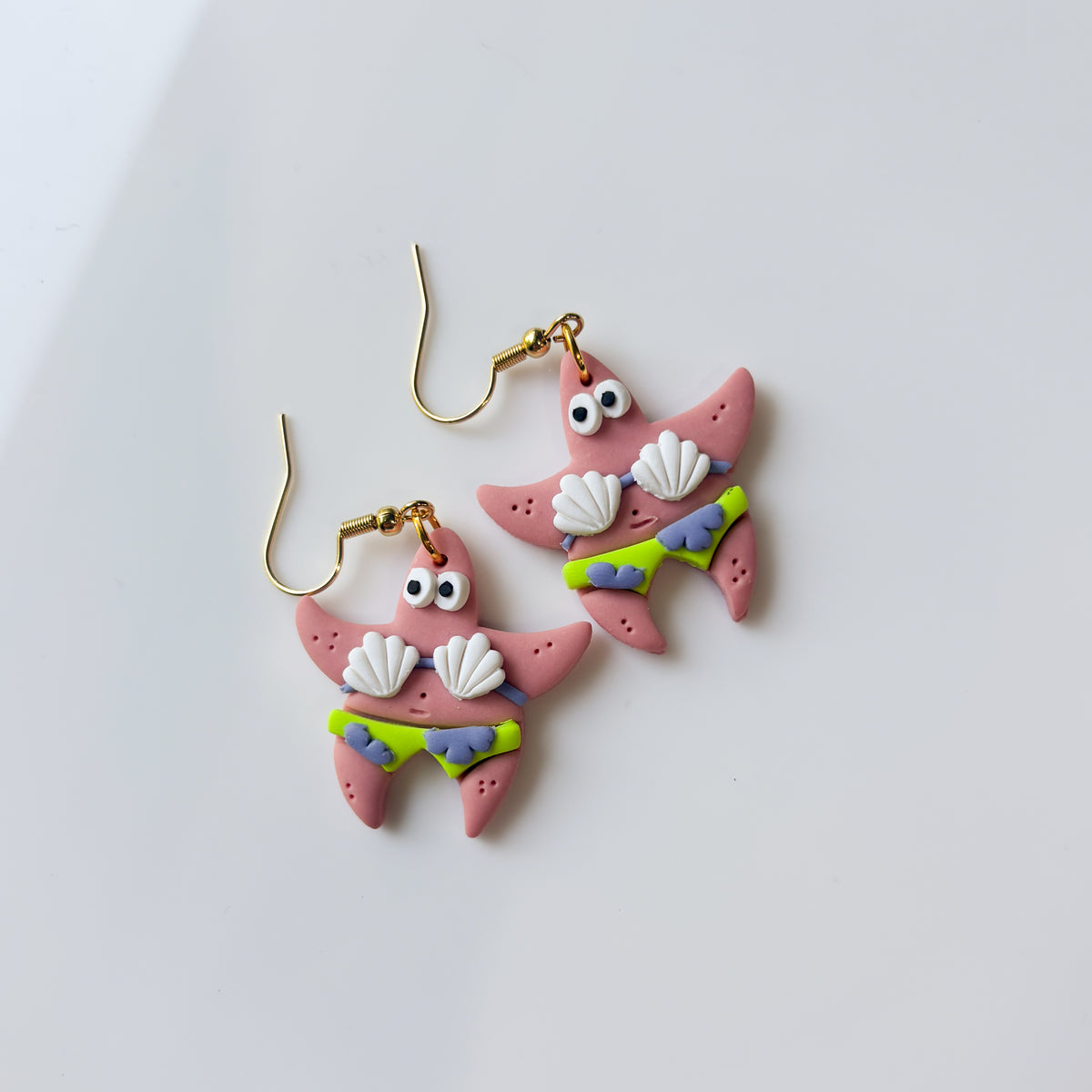 BIKINI BOTTOM STAR FISH EARRINGS