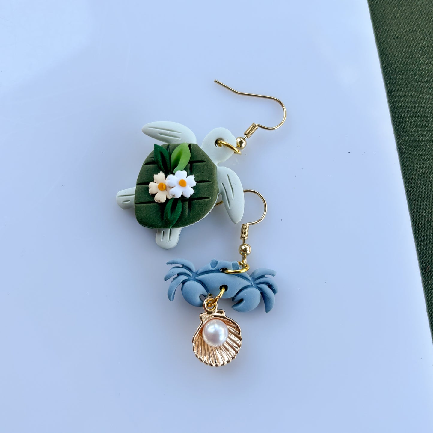 TURTLE & CRAB MISMATCHED EARRINGS