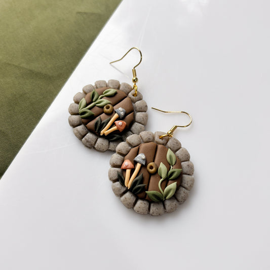 ROUND FOREST DOOR EARRINGS