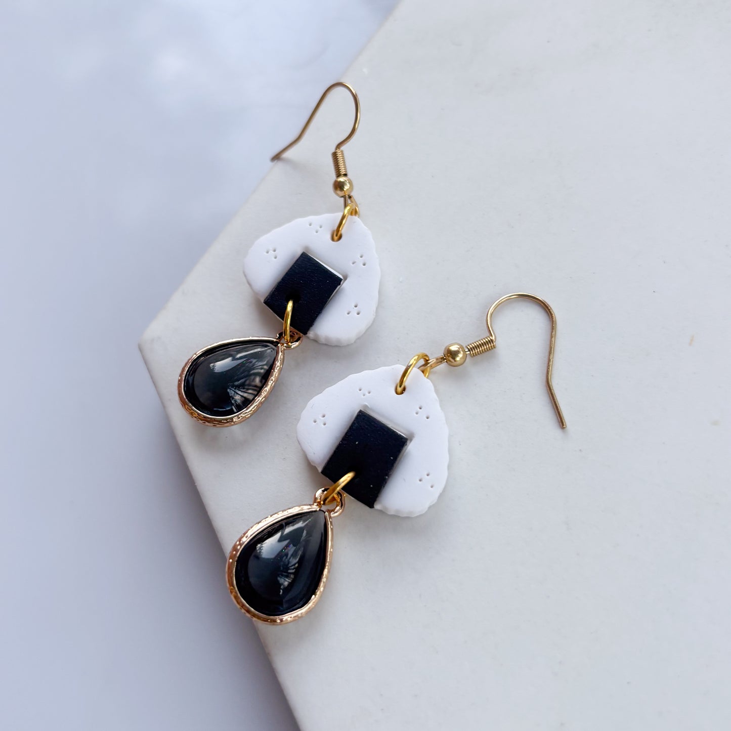 ONIGIRI EARRINGS