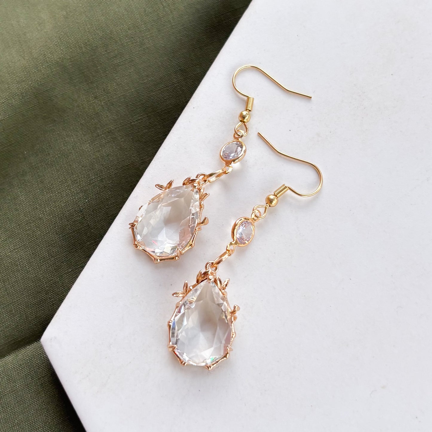 FOLIAGE CRYSTAL CHARM EARRINGS