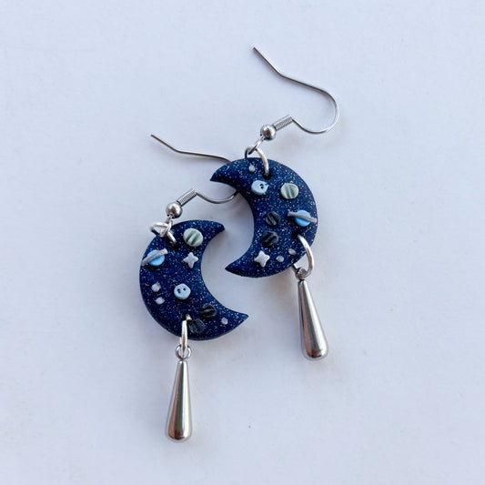 BLUE SPACE MOON EARRINGS (MEDIUM)
