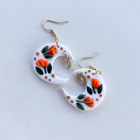 WHITE POPPY MOON EARRINGS (REGULAR)
