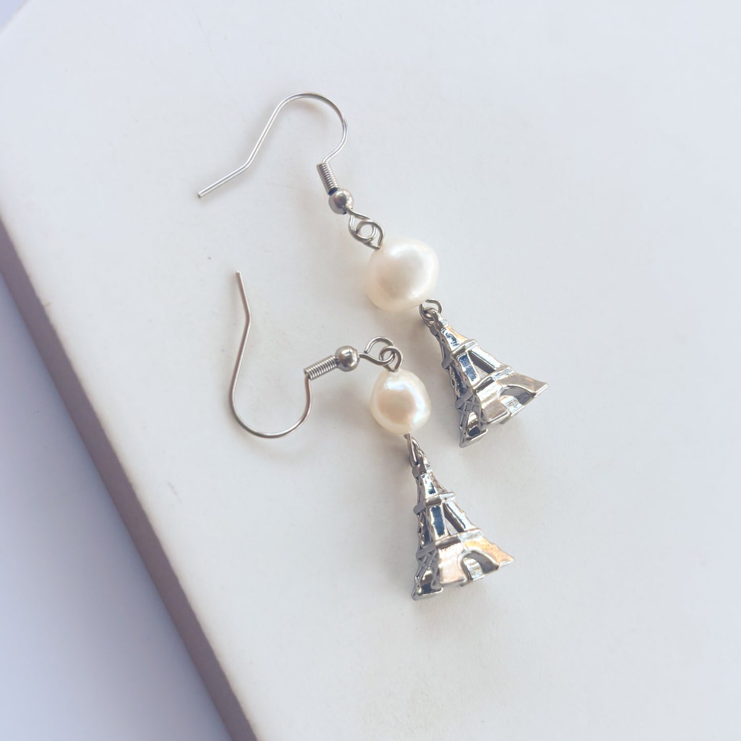 EIFFEL TOWER CHARM EARRINGS