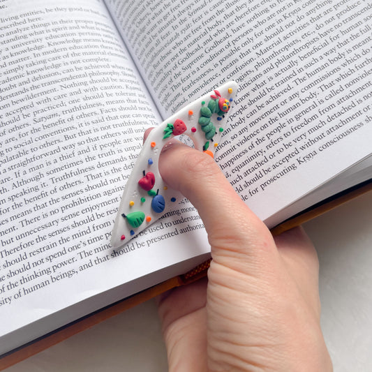 HUNGRY CATERPILLAR PAGE HOLDER