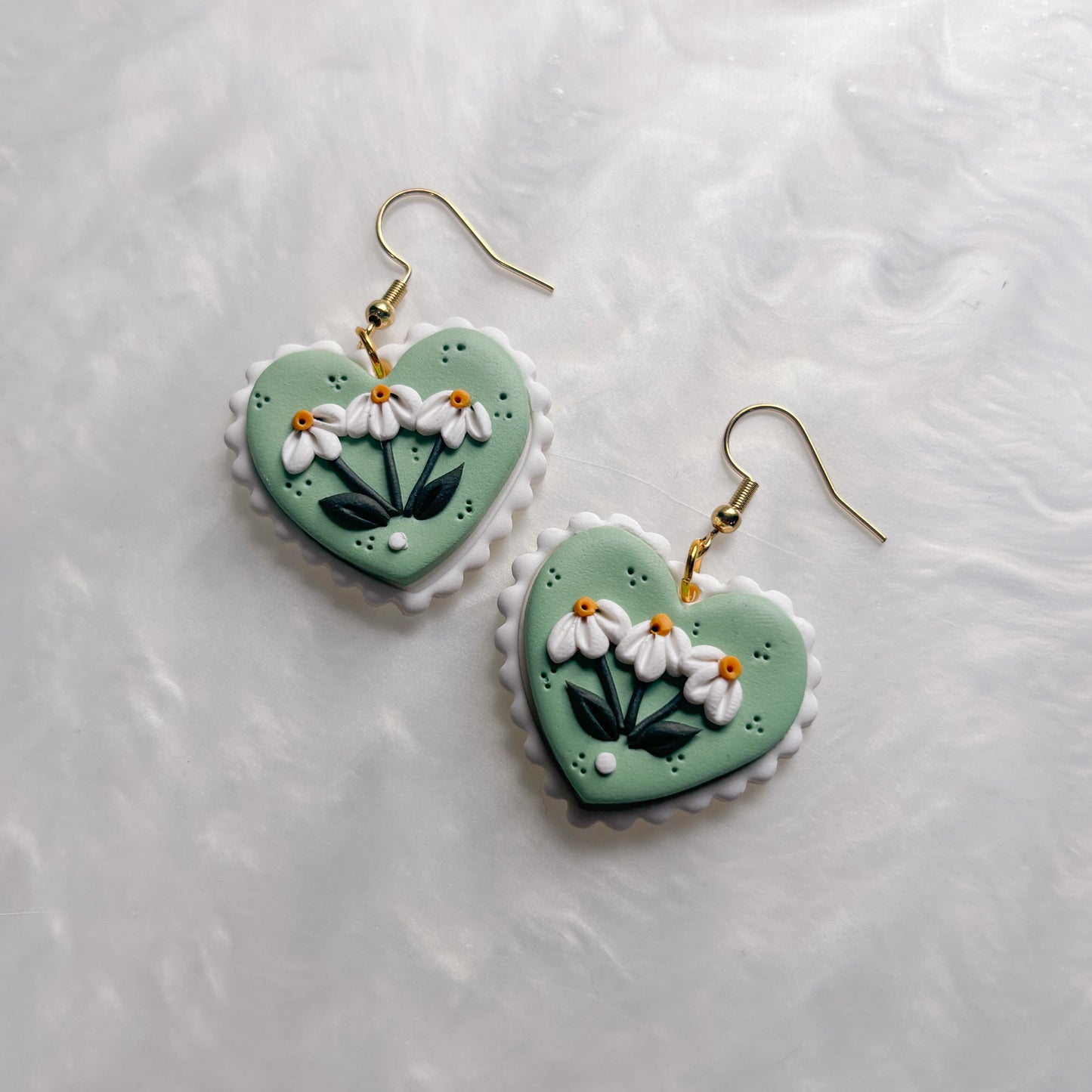 GREEN DAISY FLORAL HEART EARRINGS