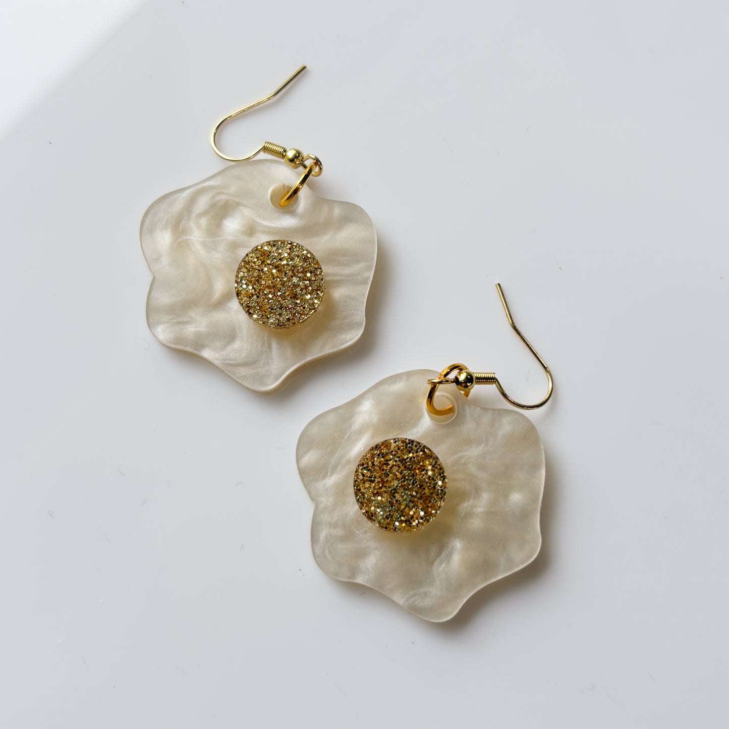 EGG ACRYLIC EARRINGS