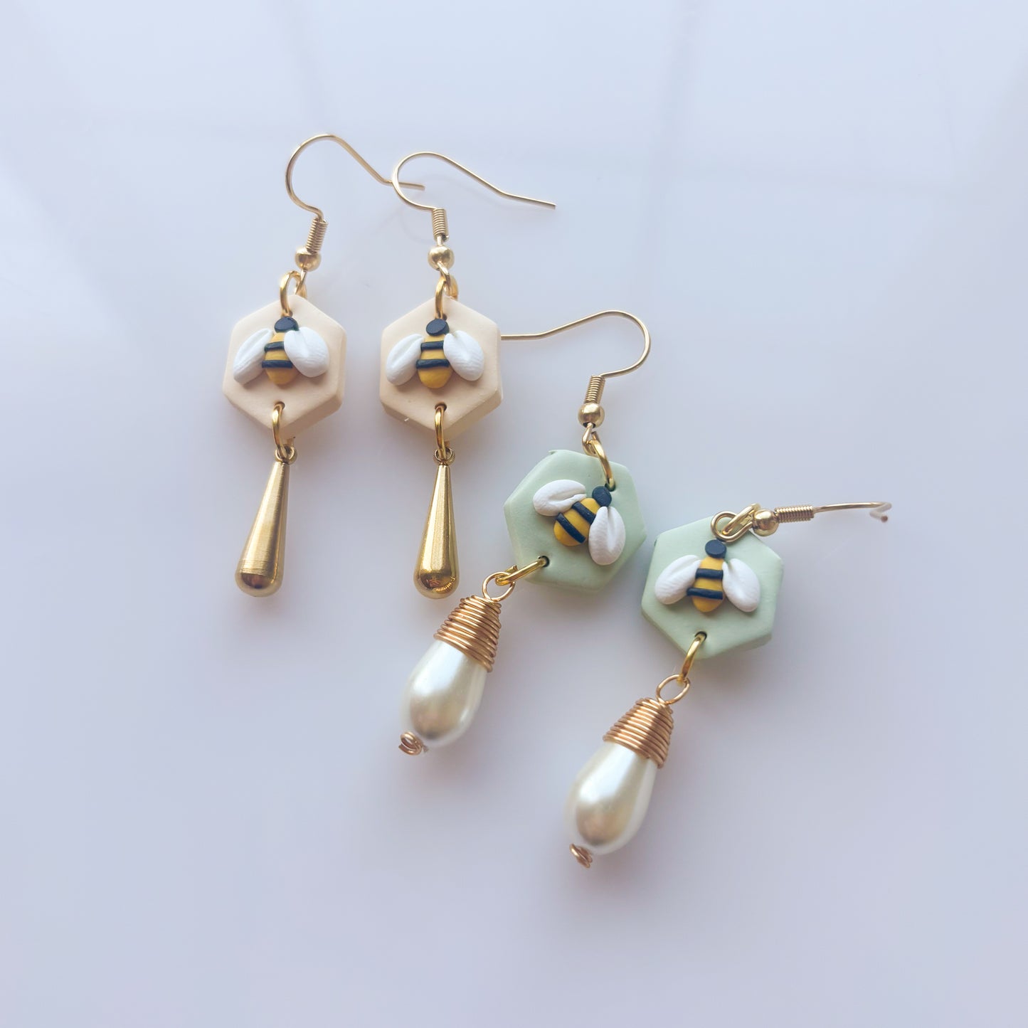 BEE EARRINGS (IVORY GOLD)