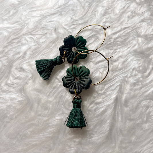 GREEN TWILIGHT FLOWER HOOP EARRINGS