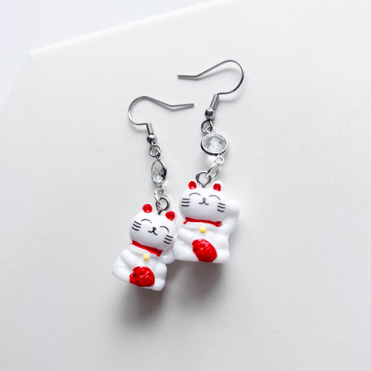 LUCKY CAT CHARM EARRINGS