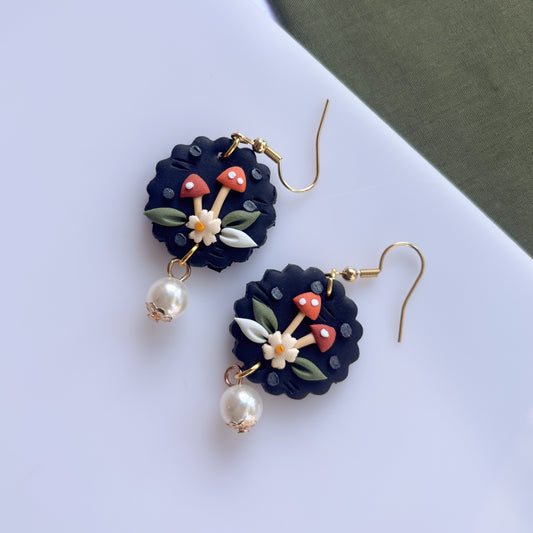 SCALLOPED MUSHROOM CIRCLE EARRINGS