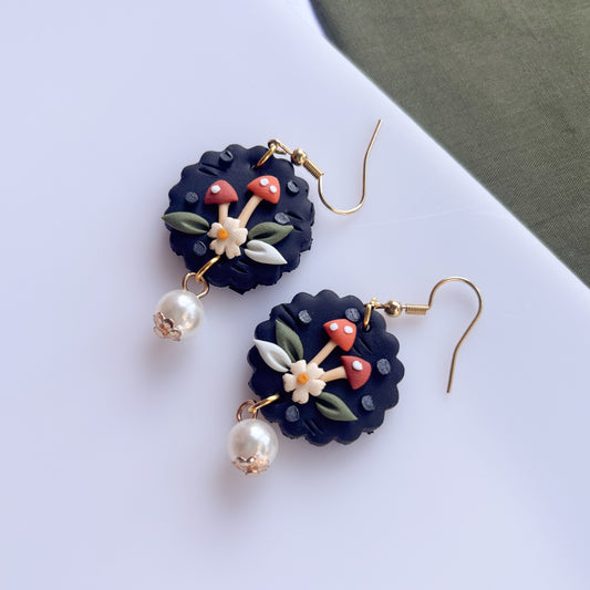 SCALLOPED MUSHROOM CIRCLE EARRINGS