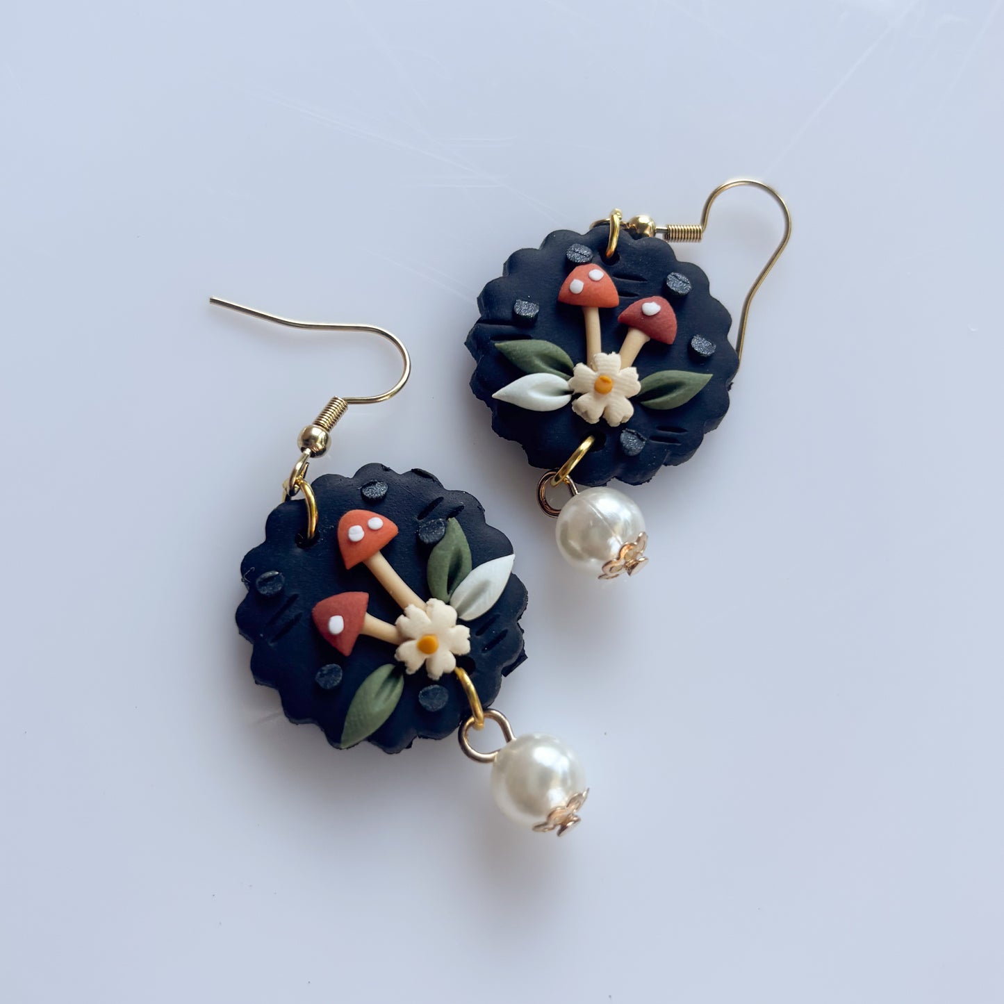 SCALLOPED MUSHROOM CIRCLE EARRINGS