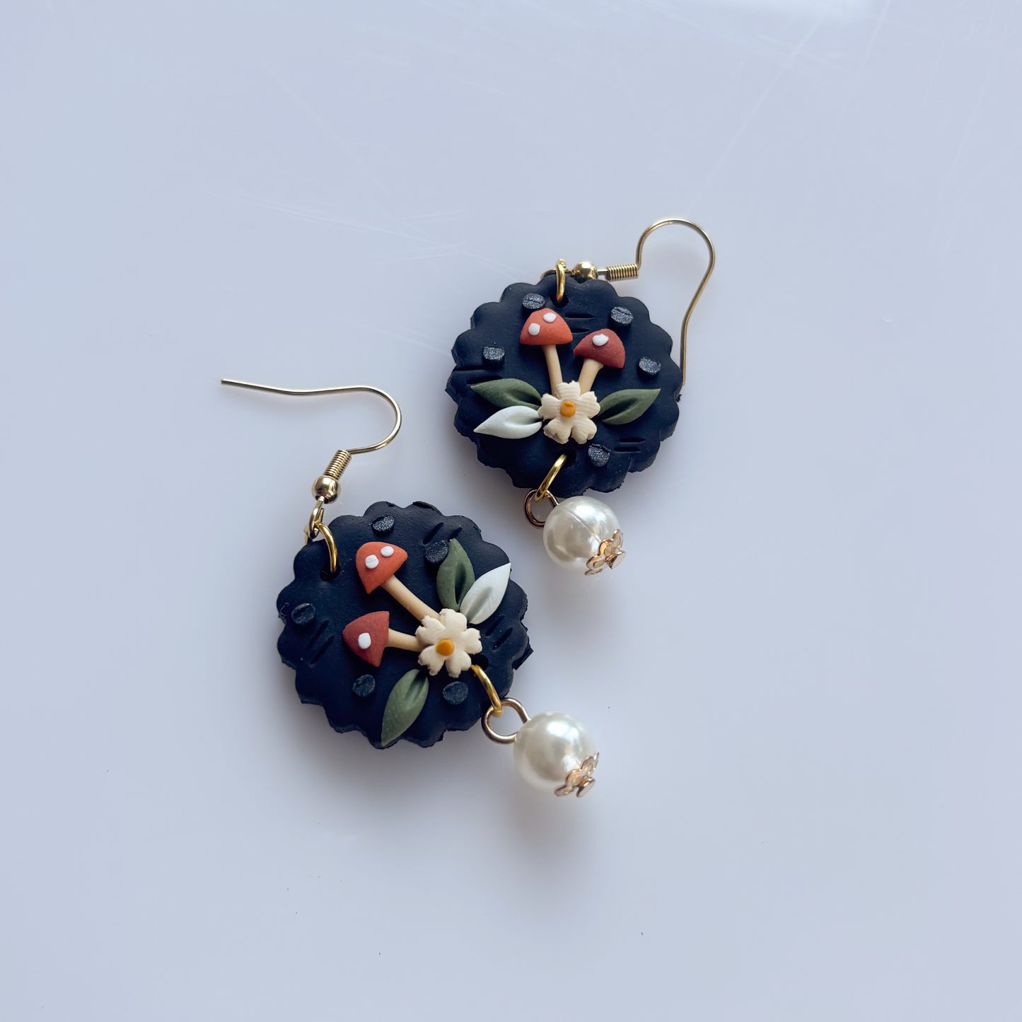 SCALLOPED MUSHROOM CIRCLE EARRINGS