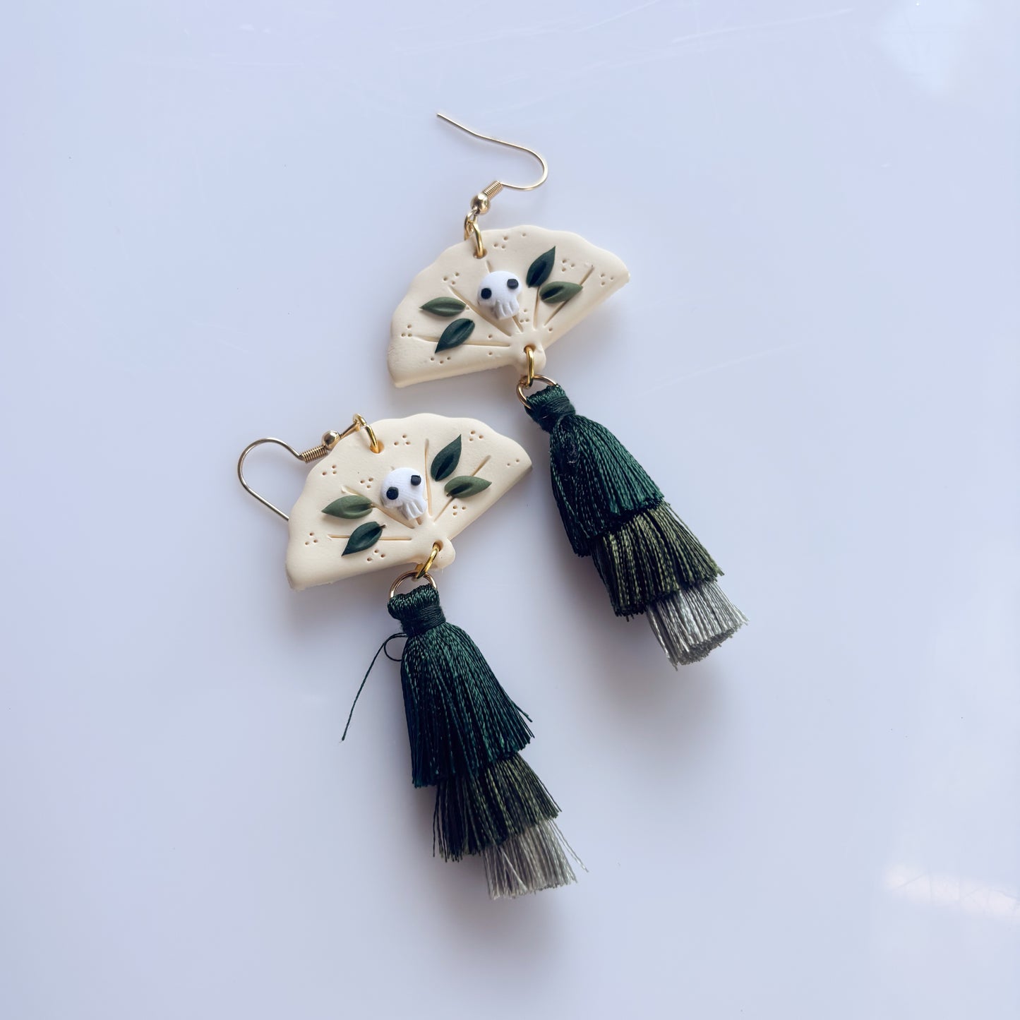 SKULL FAN EARRINGS