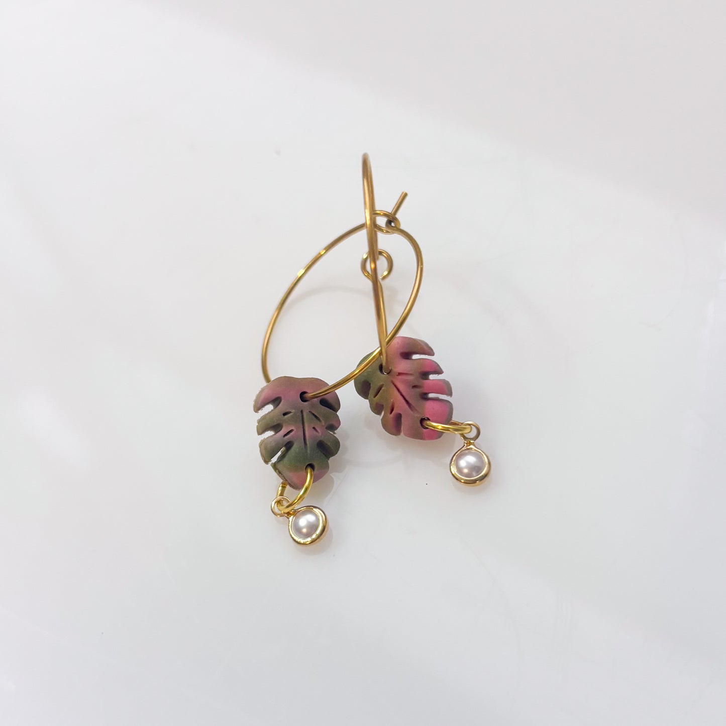 MONSTERA PINK SWIRL HOOPS