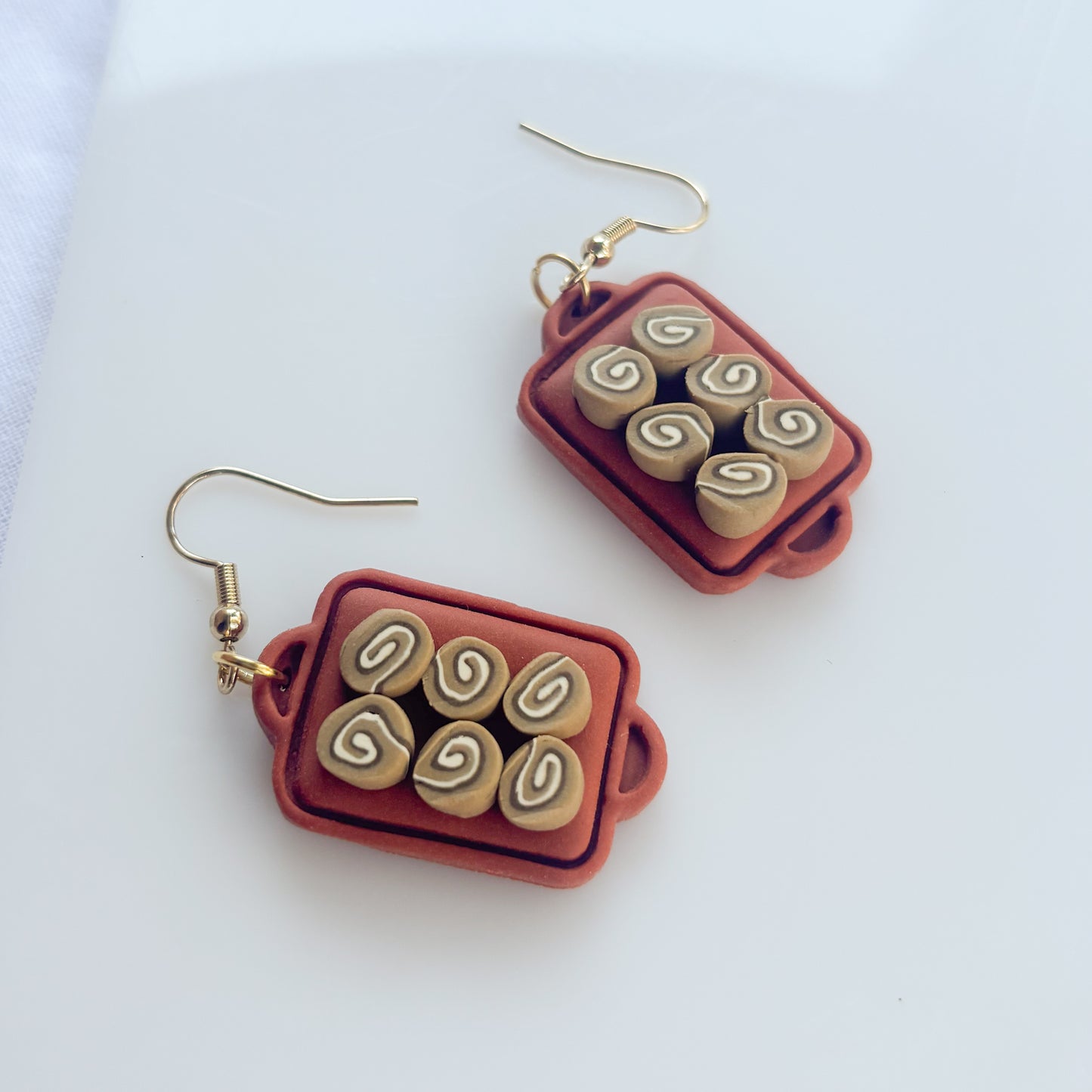 CINNAMON ROLL EARRINGS