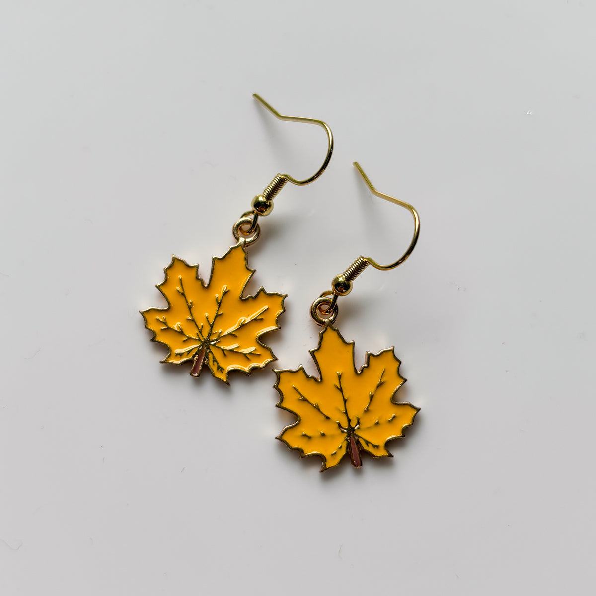 LITTLE AUTUMN LEAF CHARM EARRINGS