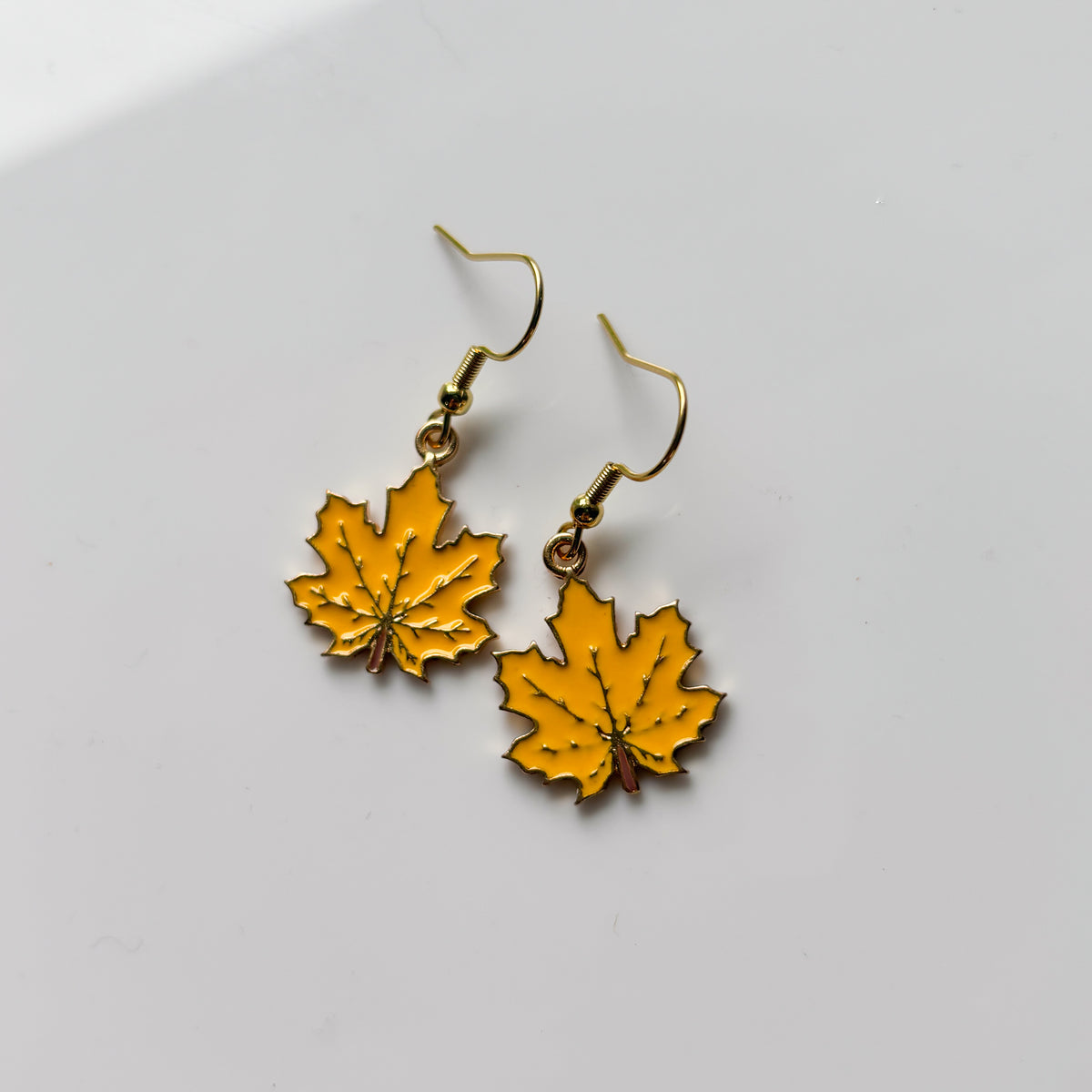 LITTLE AUTUMN LEAF CHARM EARRINGS