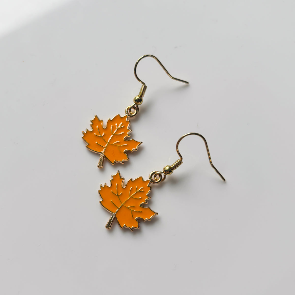 LITTLE AUTUMN LEAF CHARM EARRINGS
