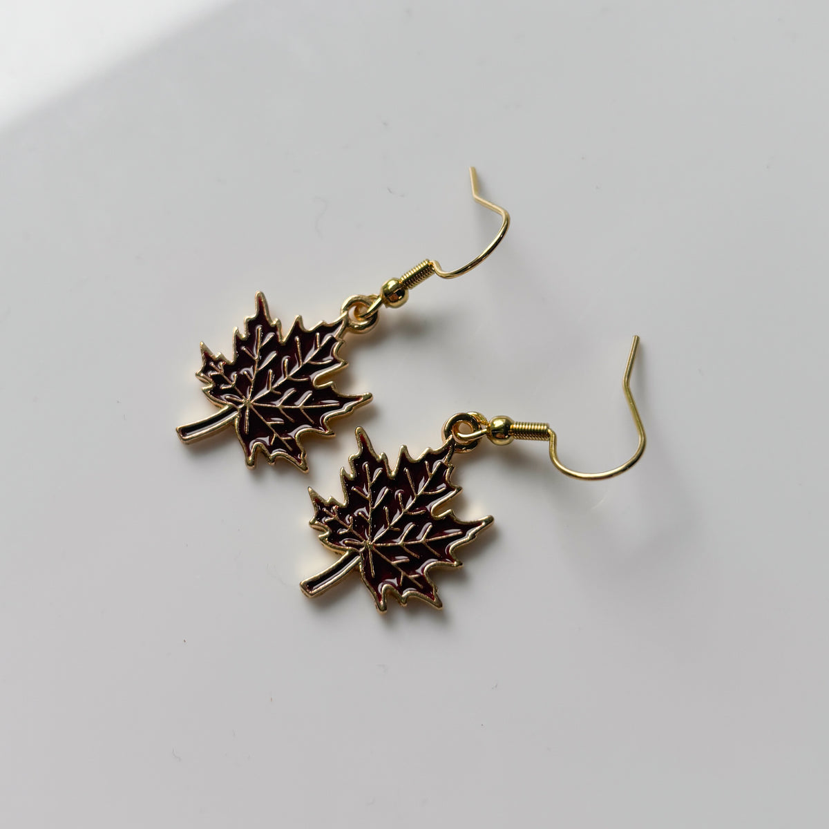LITTLE AUTUMN LEAF CHARM EARRINGS