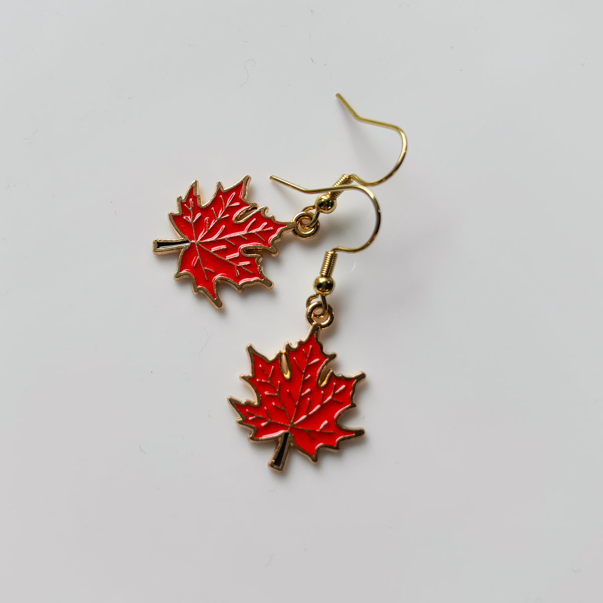 LITTLE AUTUMN LEAF CHARM EARRINGS