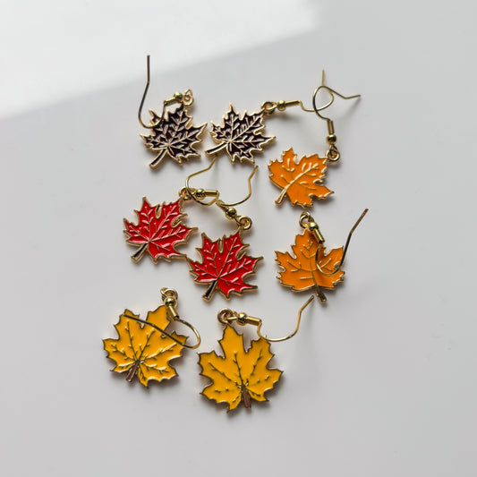 LITTLE AUTUMN LEAF CHARM EARRINGS