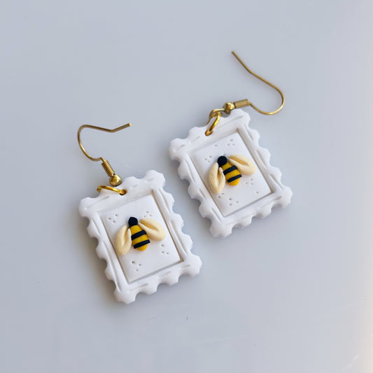 BEE STAMP EARRINGS