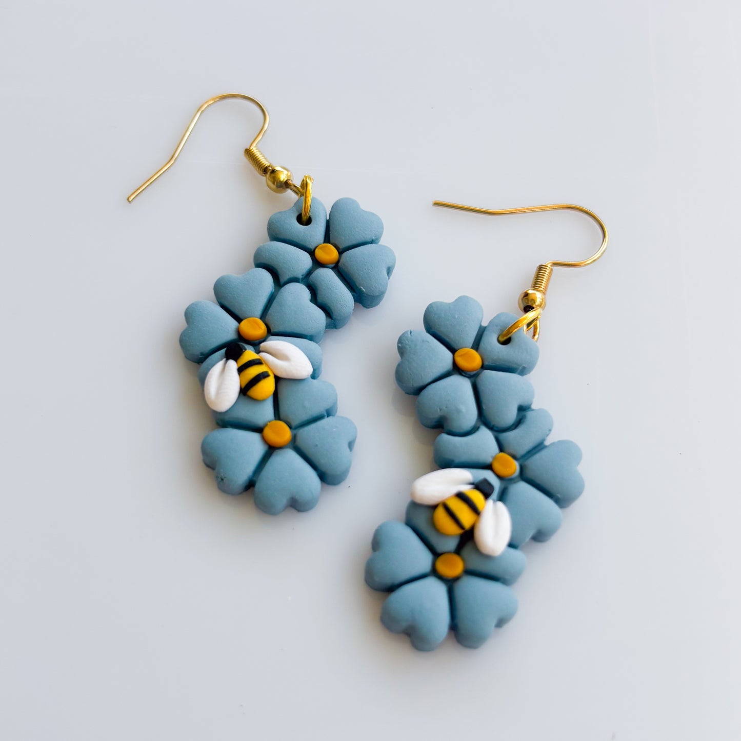 BEE BLUE FLOWER EARRINGS