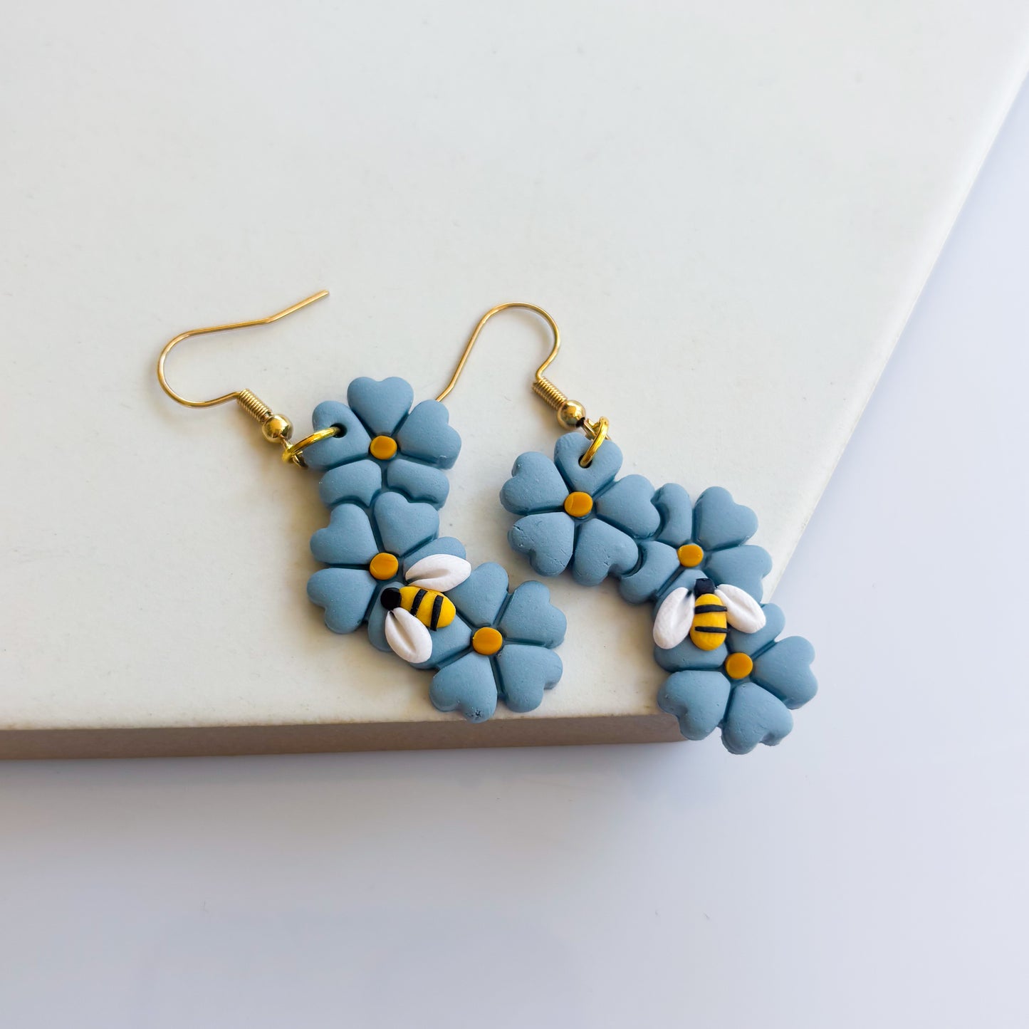 BEE BLUE FLOWER EARRINGS