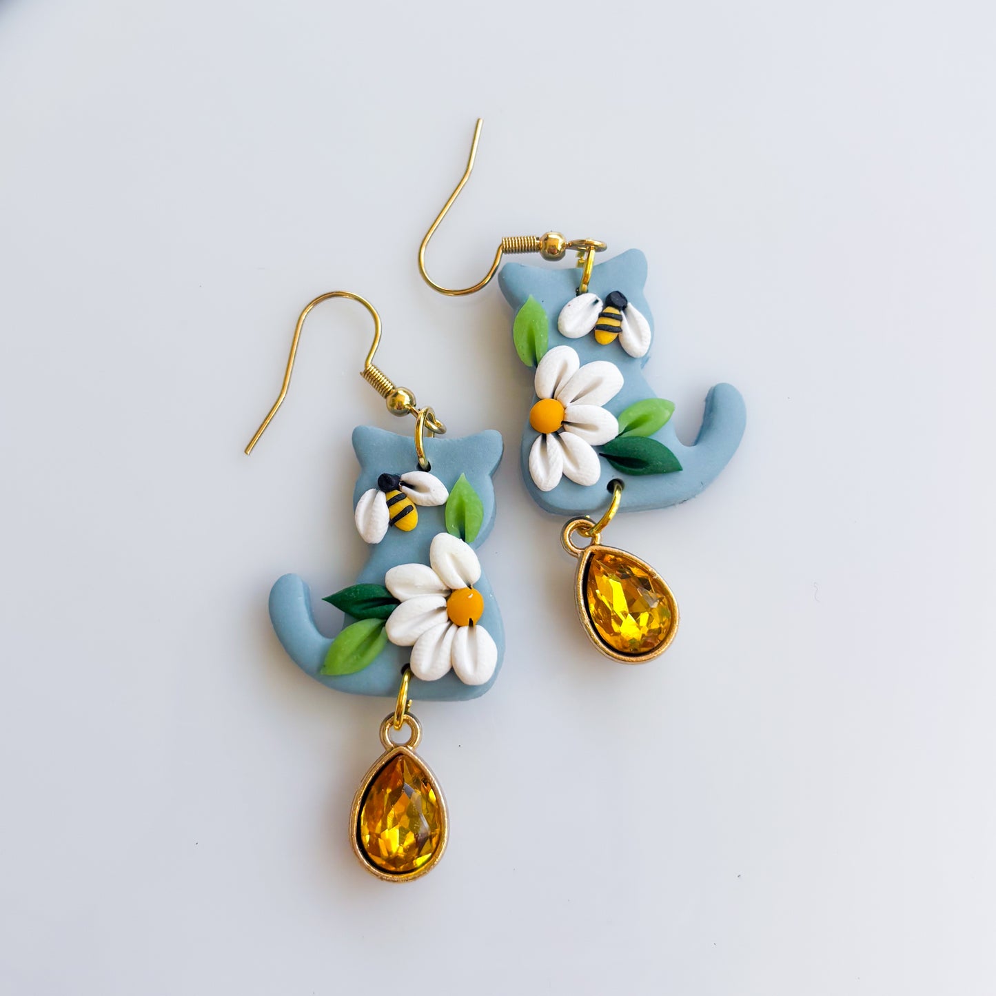 DAISY BEE CAT EARRINGS