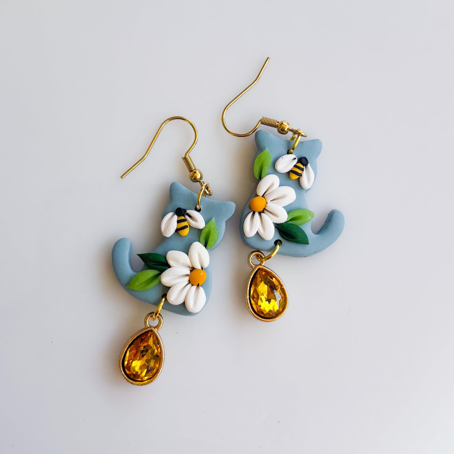 DAISY BEE CAT EARRINGS