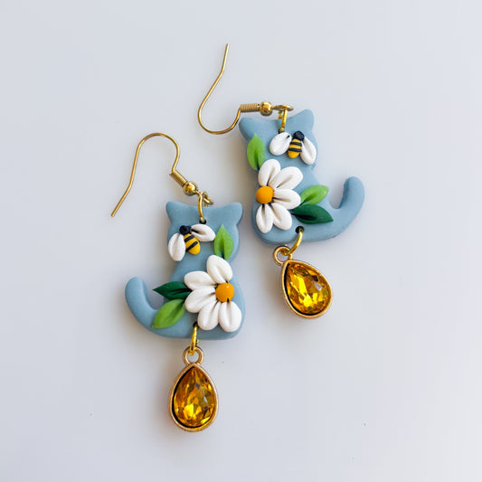 DAISY BEE CAT EARRINGS