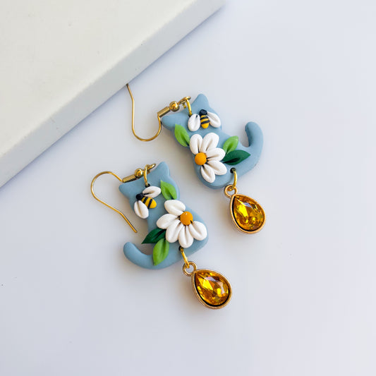 DAISY BEE CAT EARRINGS