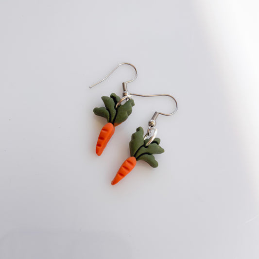 LITTLE CARROT EARRINGS