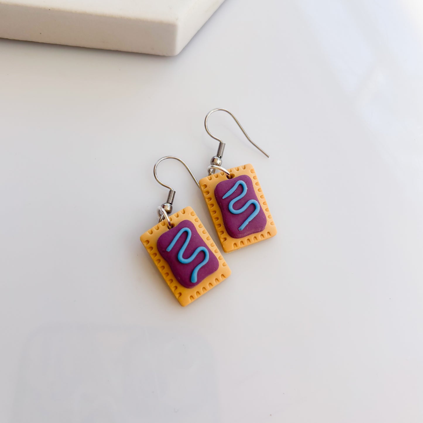 WILD BERRY TOASTER POP EARRINGS
