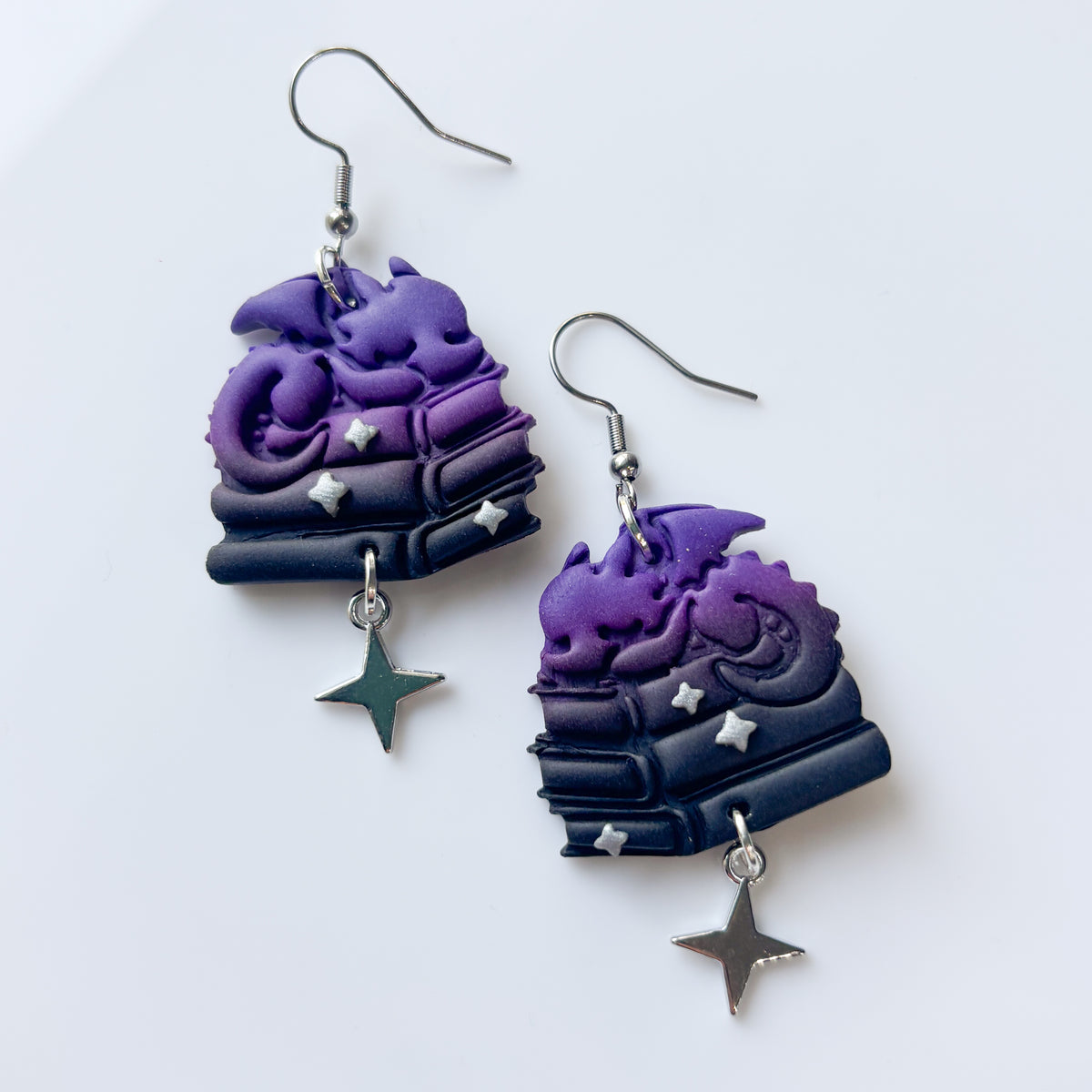 DRAGONS ON BOOKS EARRINGS (PURPLE)