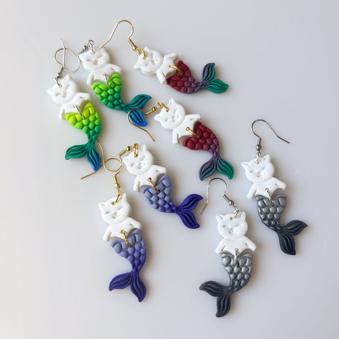 CAT FISH EARRINGS (RED PURPLE GREEN)