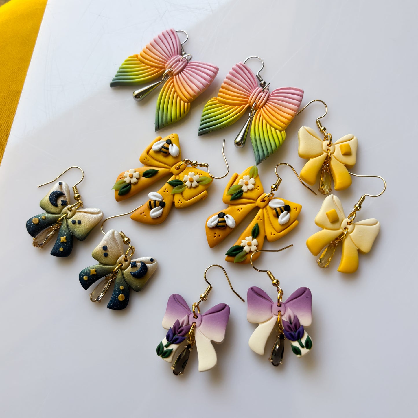 HONEYBEE BOW EARRINGS