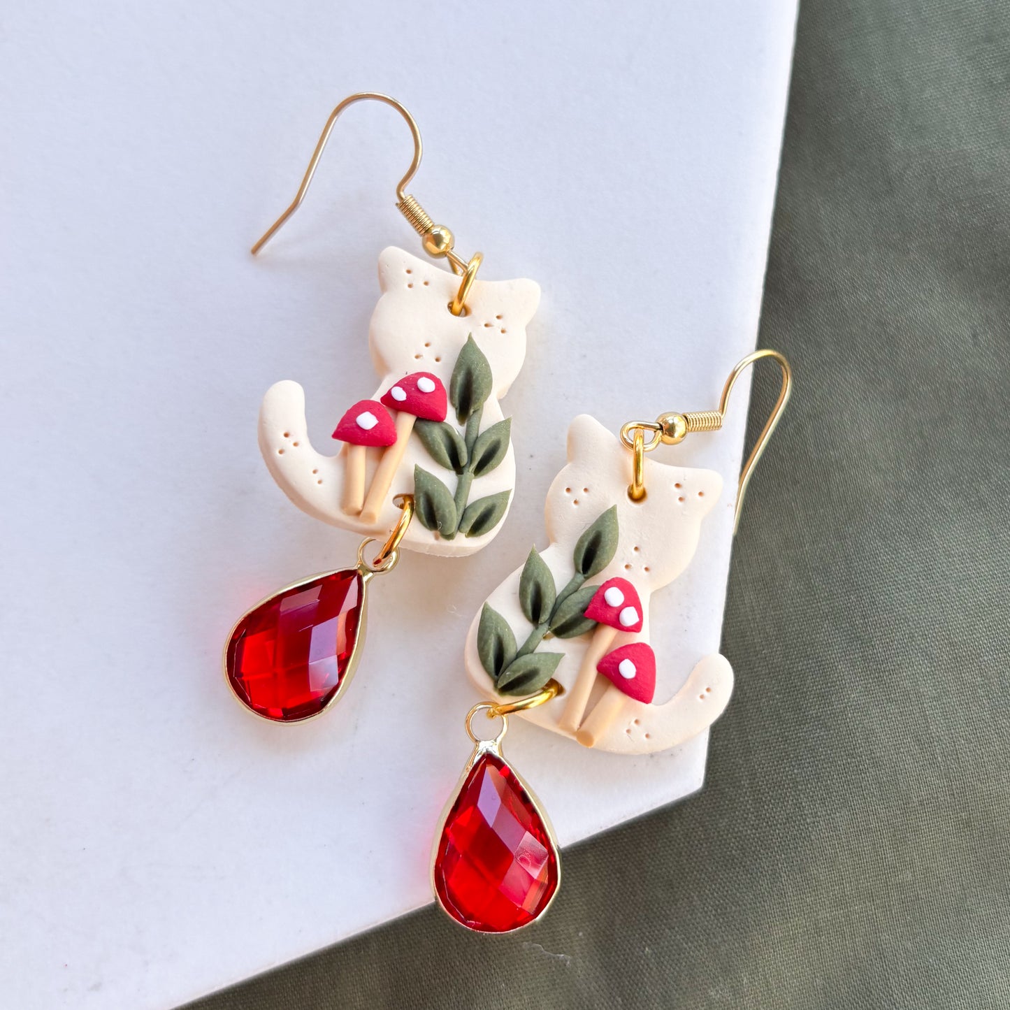 MUSHROOM CAT EARRINGS