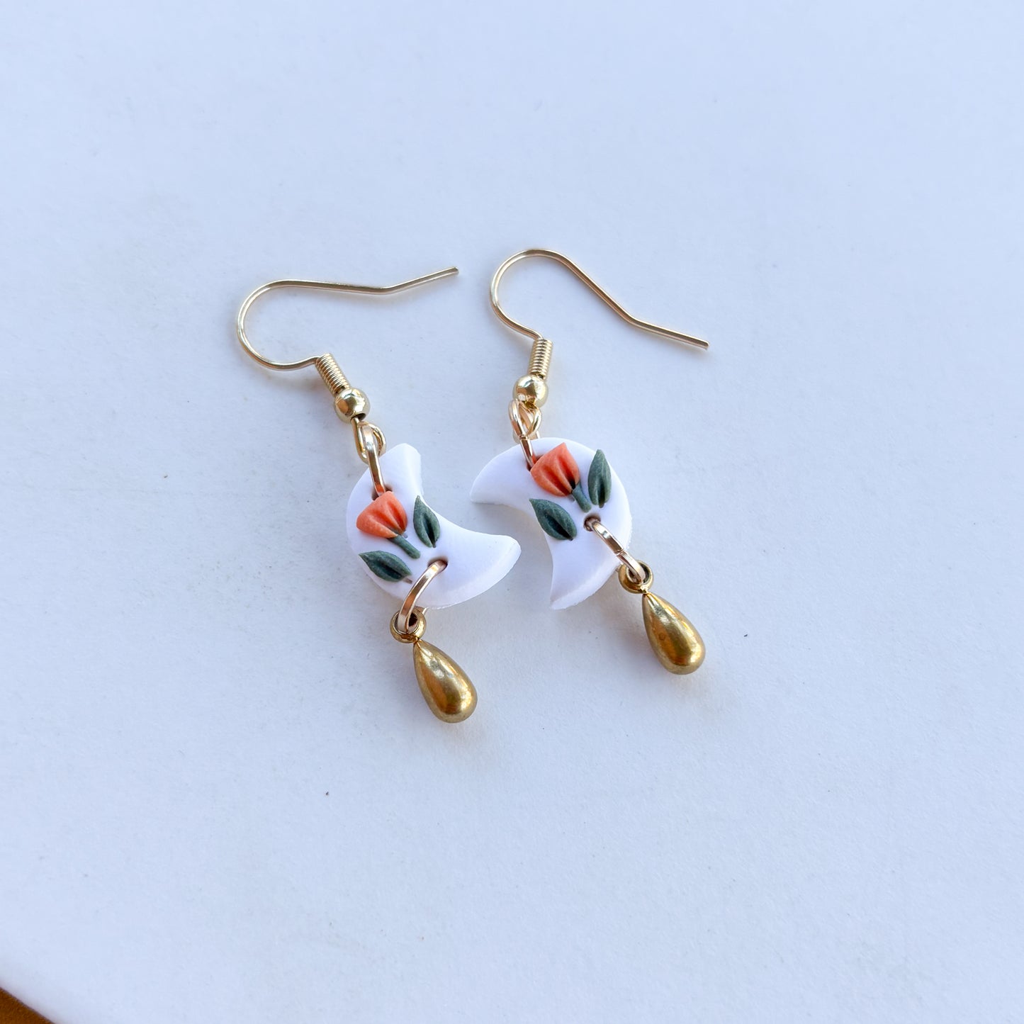 WHITE POPPY MOON EARRINGS (MINI)