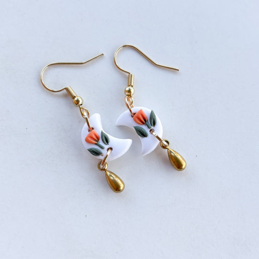 WHITE POPPY MOON EARRINGS (MINI)