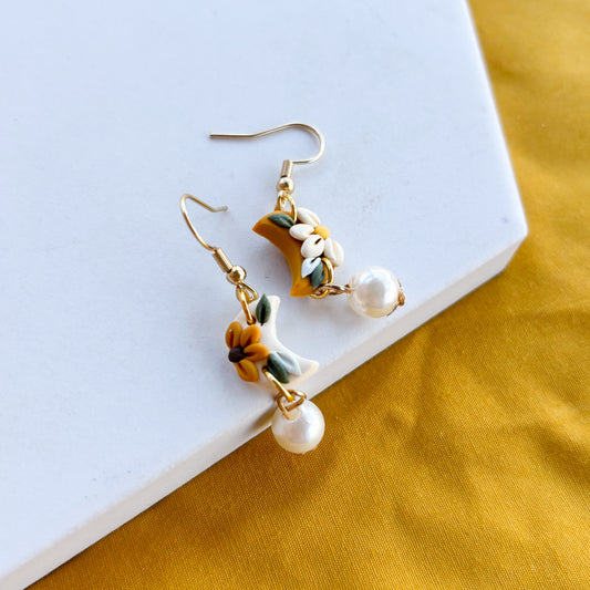 DAISY SUNFLOWER MOON EARRINGS (MINI)
