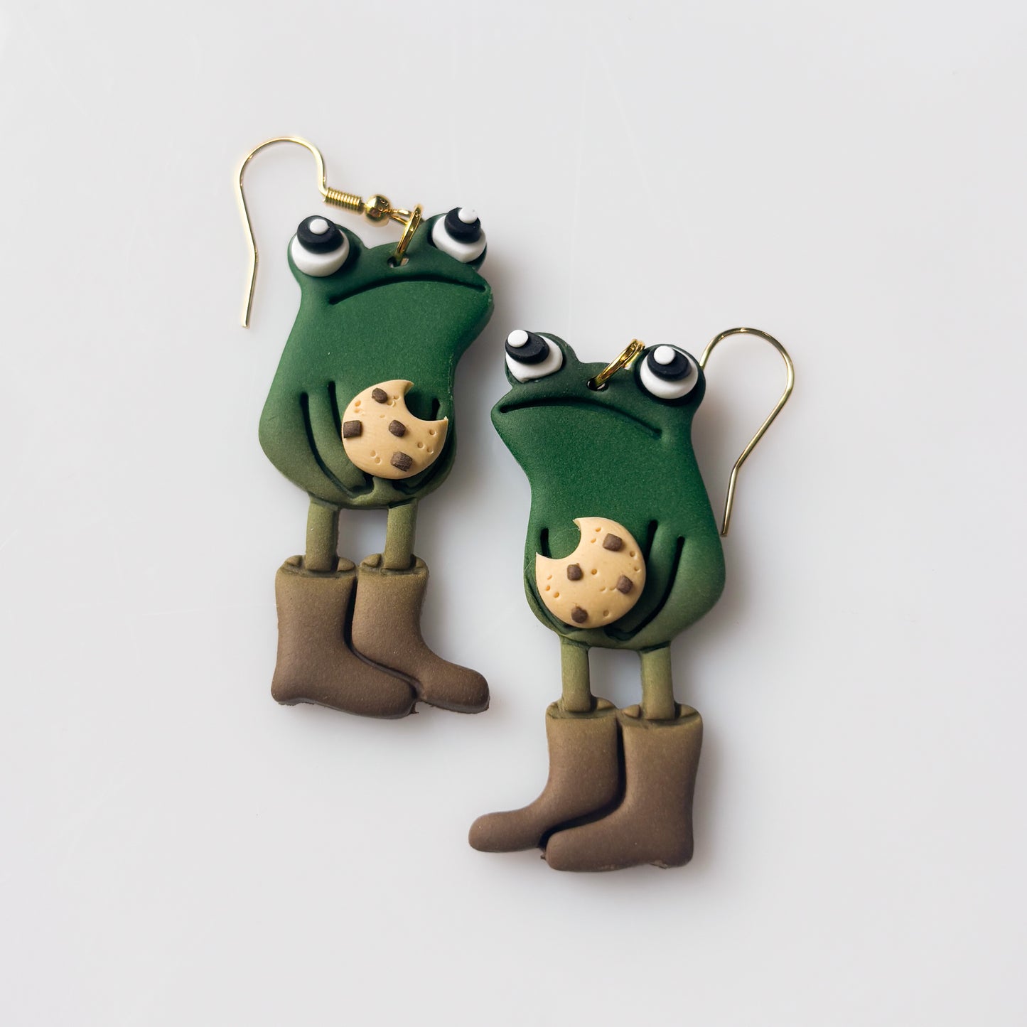 COOKIE AWKWARD FROG EARRINGS