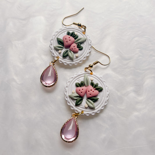 STRAWBERRY CIRCLE EARRINGS