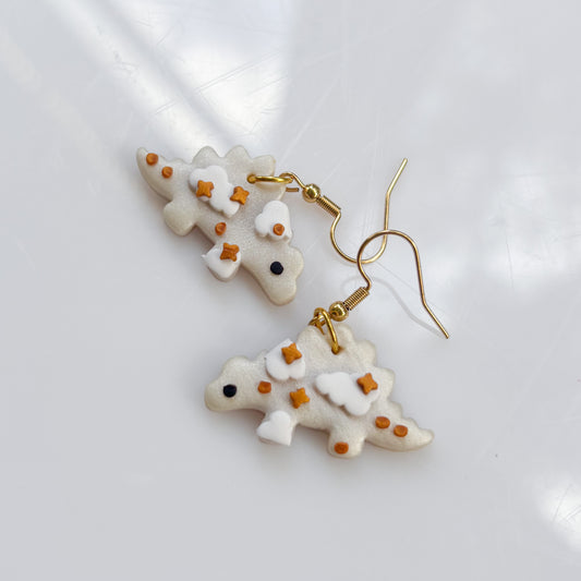 PEARL CLOUDY DINO EARRINGS (STEGO)