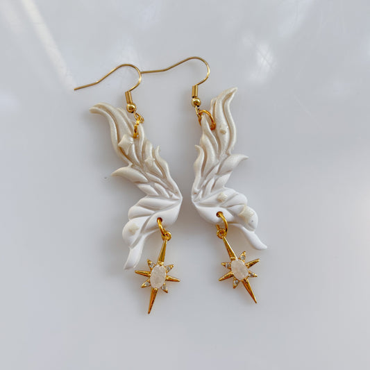 ANGEL WING EARRINGS (PEARLY WHITE)